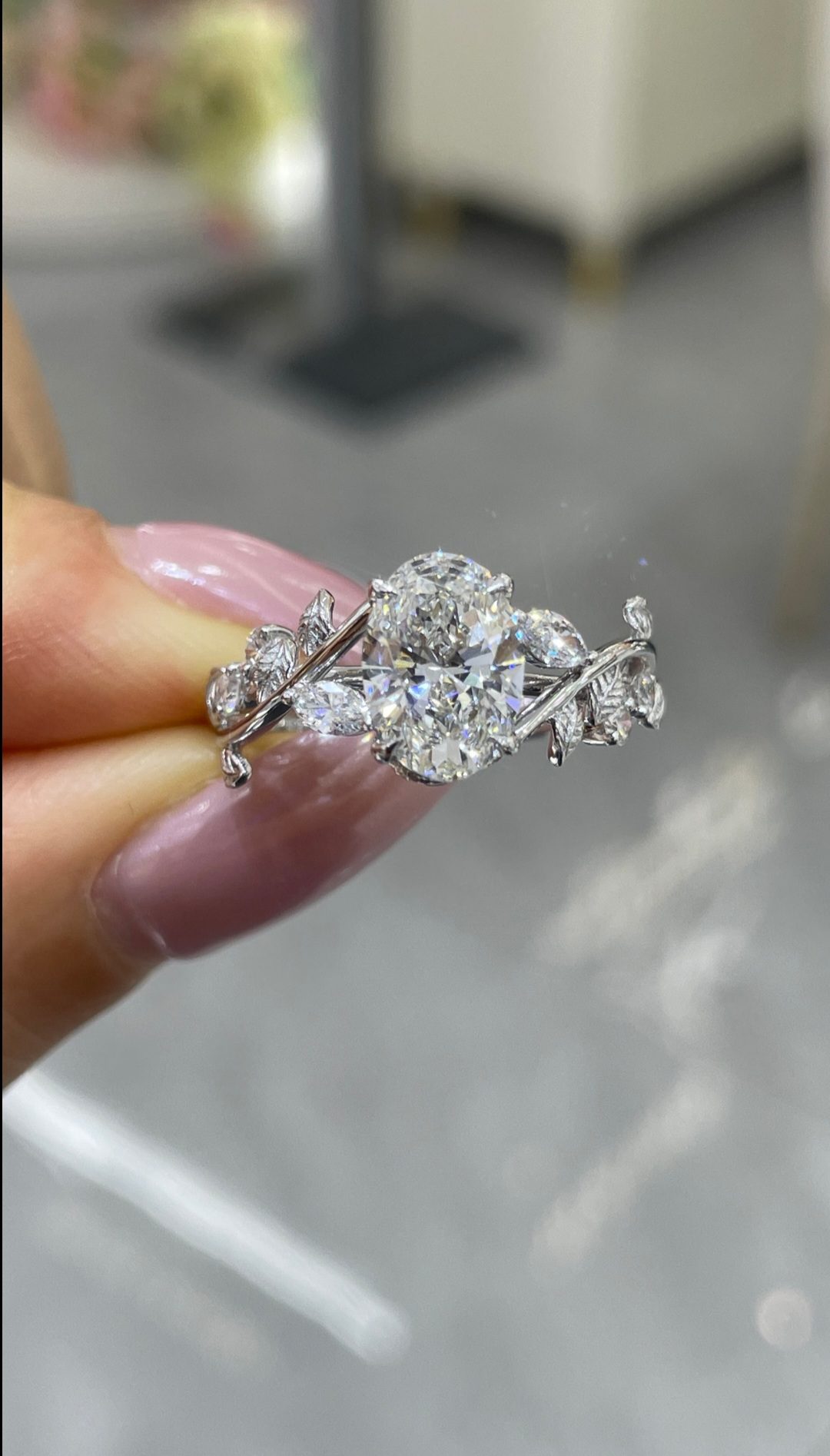 18K Gold Vine Motif Four-Prong Oval Diamond Ring