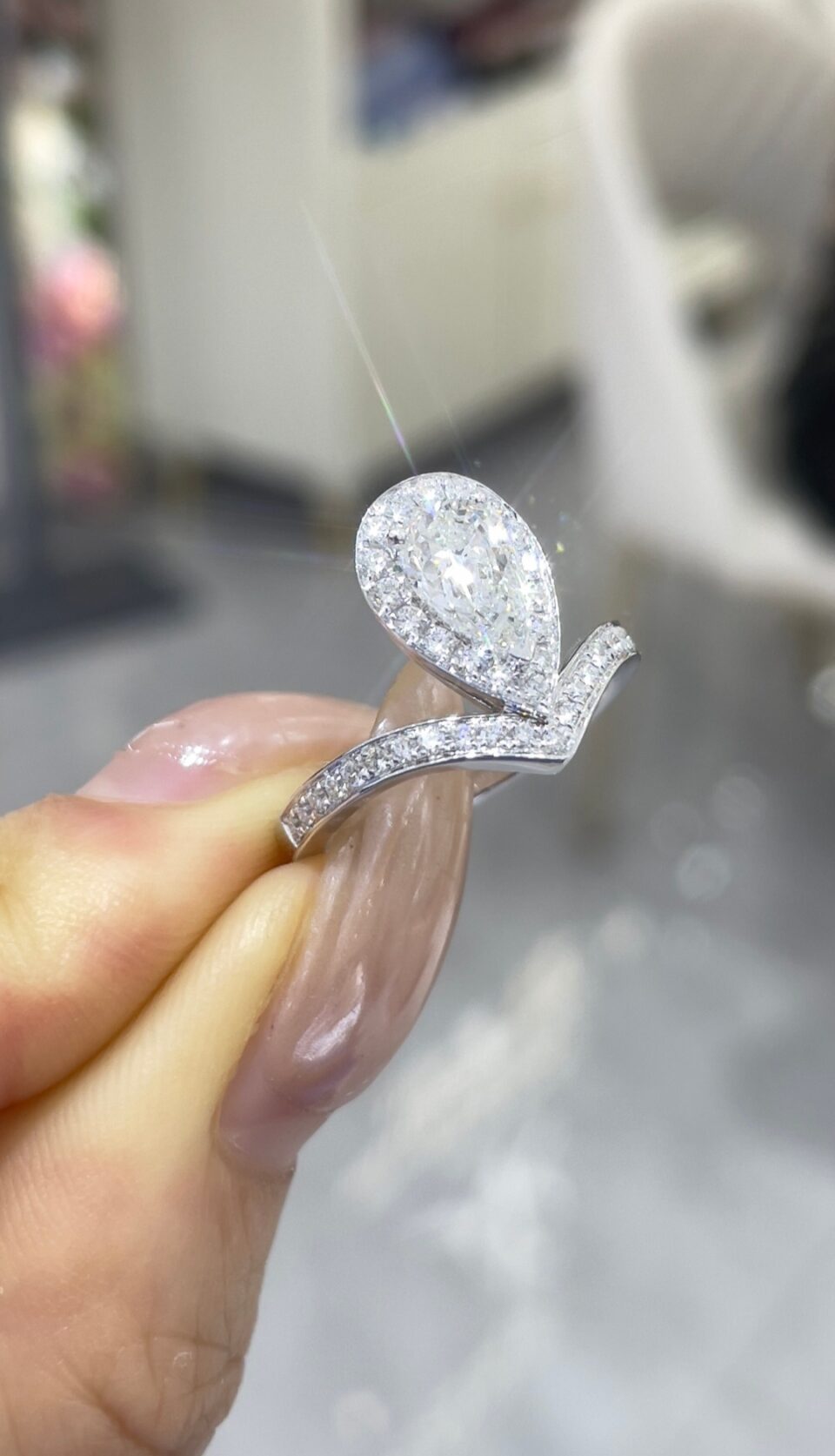 18K Gold Crown Pear Diamond Ring