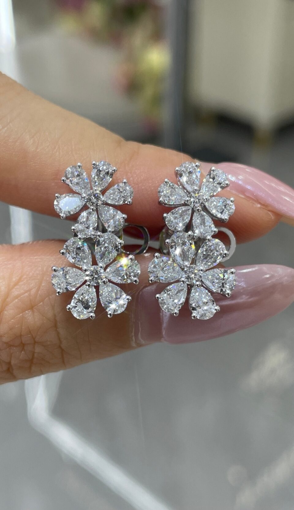 18K Gold Diamond Stud Earrings