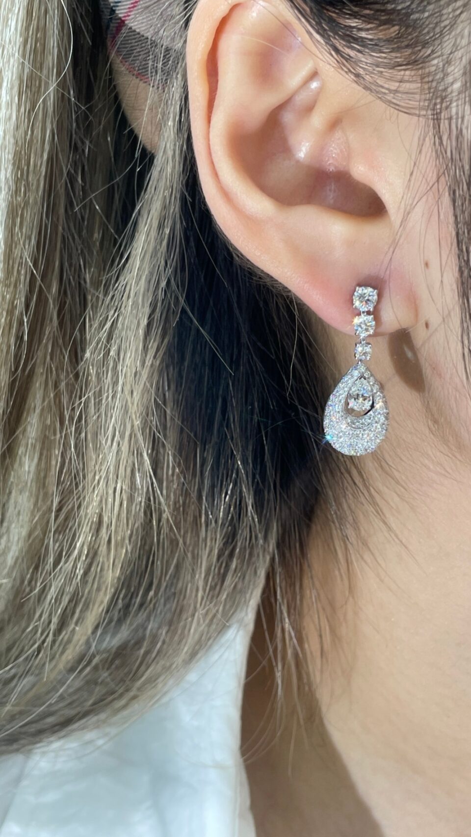 18K White Gold Halo Diamond Stud Earrings