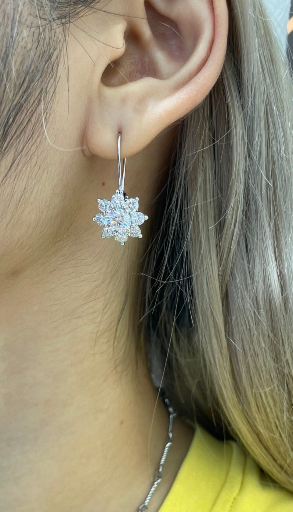 18K Gold Sunflower Solitaire Diamond Stud Earrings