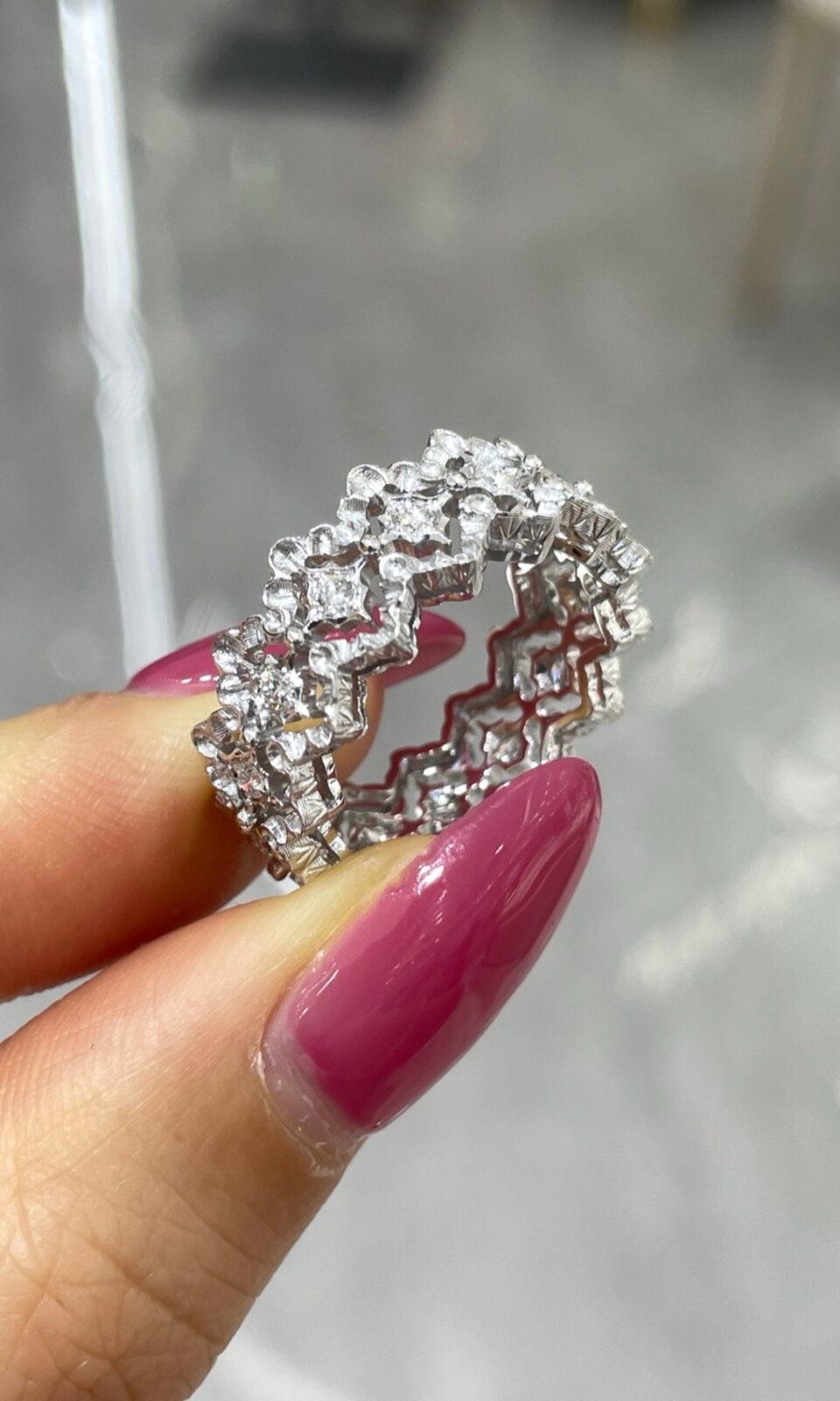 18K Gold 0.356 Carat Multi-Stone Diamond Accent Band Ring