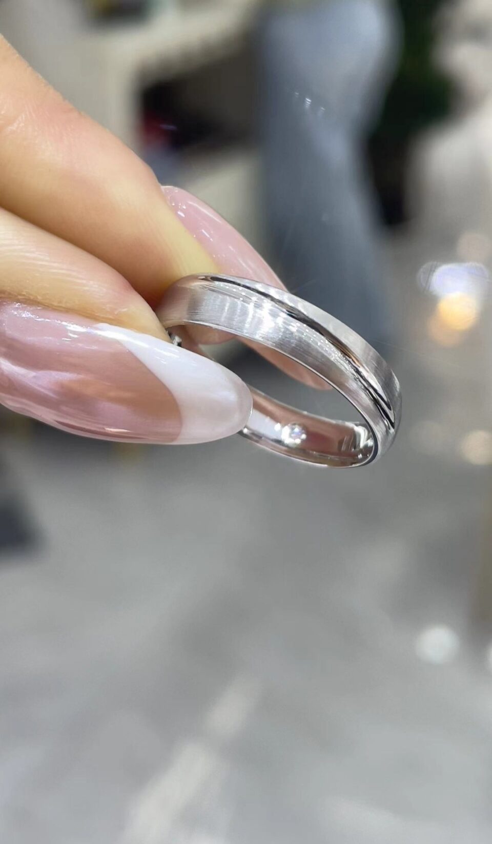 18K Gold 0.011 Carat Diamond Accent Minimalist Band Ring